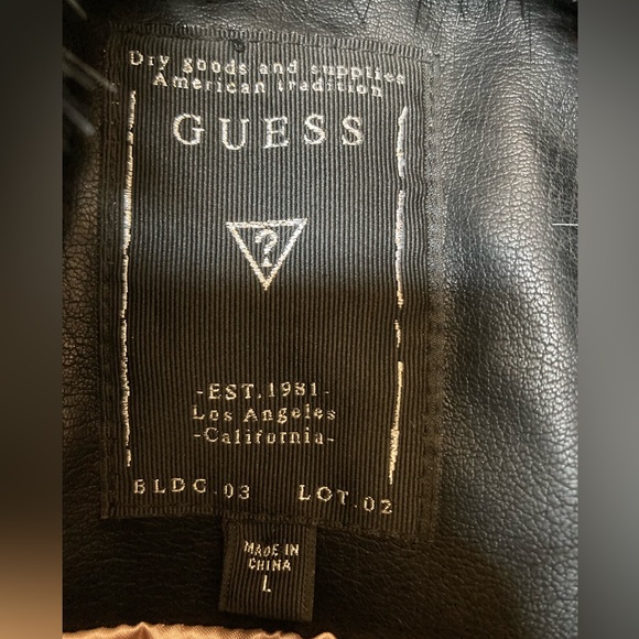 Guess Women’s Faux Fur Black zip Up Vest Size L Large - Picture 3 of 4